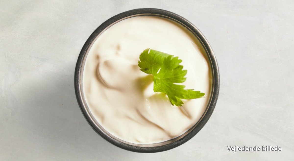 Creme fraiche dressing i bæger fra Alanya Pizza & Steak House